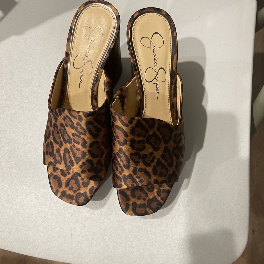 Leopard wood wedge sole